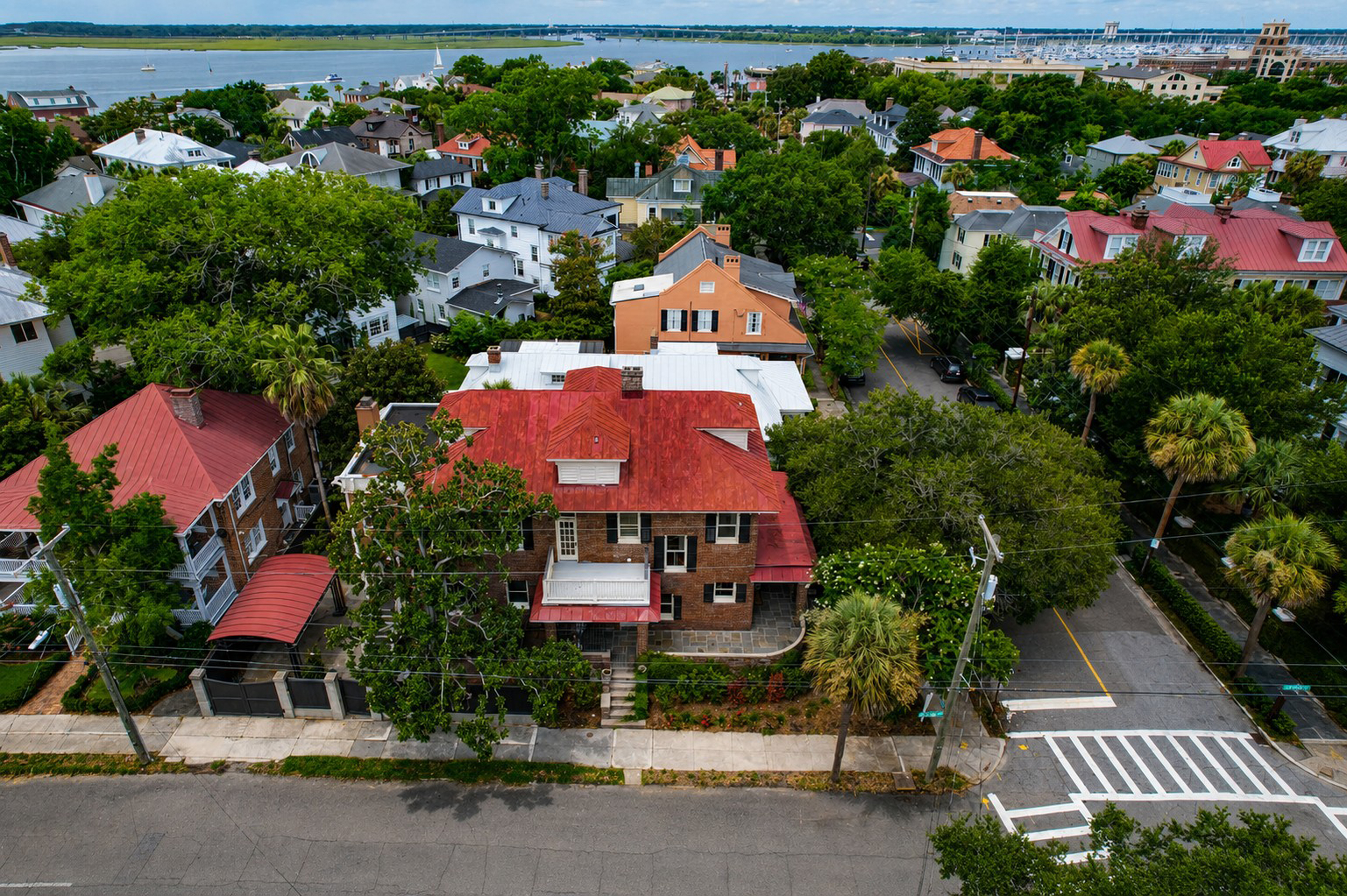 Aerial context around 173 Tradd Street in Charleston